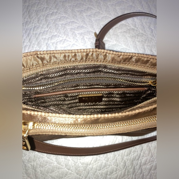 Authentic crossbody Prada nylon with leather strap and gold hardware - Picture 7 of 12